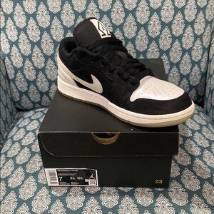 Nike Air Jordan 1 Low Diamond Low Black White Sneakers